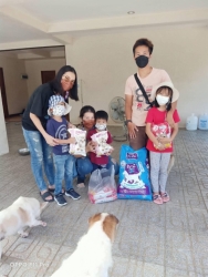 295681373_986176525388888_1094265054962220808_n.jpg - Thank you for all Donations มูลนิธิสันติสุขเพื่อสุนัขและแมวจรจัด ขอบพระคุณทุกๆท่าน ที่เมตตา นำอาหารน้องหมาน้องแมว พร้อมสิ่งของเข้ามาบริจาค และ ทุกๆท่านที่ส่งมาทางพัสดุ ทางมูลนิธิได้รับสิ่งของที่ทุกท่านส่งมอบให้ด้วยใจ | https://www.santisookdogandcat.org