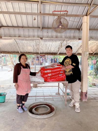 ทำบุญวันเกิด มอบของให้น้องหมา 29 FEB 2020 มอบอาหารเม็ดจำนวน 60 โล ข้าวสารจำนวน 46 โล ให้กับทาง มูลนิธิสันติสุขเพื่อสุนัขและแมวจรจัด ที่นี่มีน้องหมาหลา ทำบุญวันเกิด มอบของให้น้องหมา 29 FEB 2020 มอบอาหารเม็ดจำนวน 60 โล ข้าวสารจำนวน 46 โล ให้กับทาง มูลนิธิสันติสุขเพื่อสุนัขและแมวจรจัด ที่นี่มีน้องหมาหลา